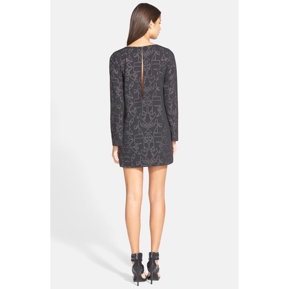 Tildon Heat Set Dress - Picture 2 of 4